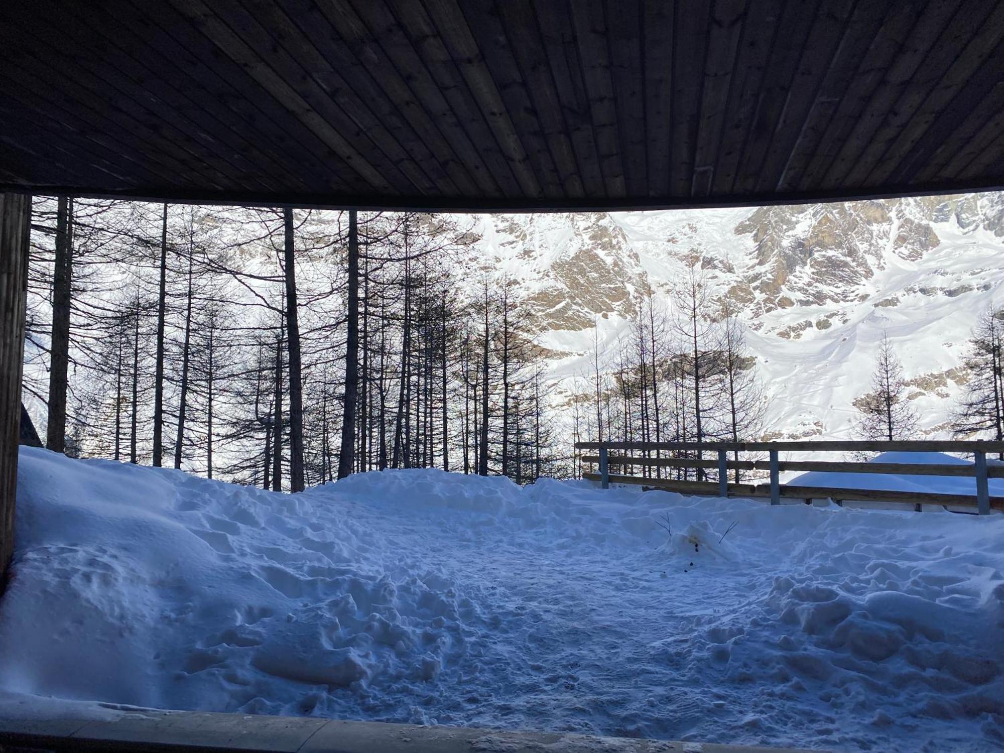Incantevole Appartamento Stile Chalet Breuil Cervinia Exteriér fotografie